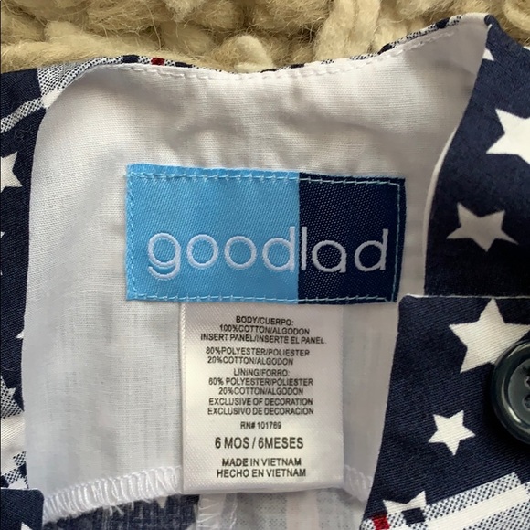 Goodlad 6 month Stars and Stripes smocked outfit - Picture 3 of 3
